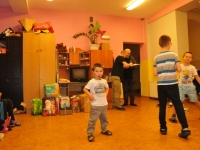 Adam Grzeziółkowski ,dom samotnej matki legnica ścinawa akcja charytatywna zbieramy paczki krav maga be asafe pomaga lubin legnica krav maga kids (17)
