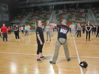BEZpieczna kobieta lubin legnica krav maga Adam Grzeziółkowski treningi presonalne legnica Lubin strzelanie bojowe Lubin (5)