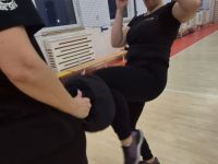 NIE-DAJ-SIE-CHWYCIC-ZA-TOREBKE-KRAV-MAGA-WOMAN-Adam-Grzeziolkowski-Krav-Maga-Be-safe-27