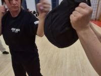 NIE-DAJ-SIE-CHWYCIC-ZA-TOREBKE-KRAV-MAGA-WOMAN-Adam-Grzeziolkowski-Krav-Maga-Be-safe-36