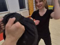 NIE-DAJ-SIE-CHWYCIC-ZA-TOREBKE-KRAV-MAGA-WOMAN-Adam-Grzeziolkowski-Krav-Maga-Be-safe-42