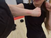 NIE-DAJ-SIE-CHWYCIC-ZA-TOREBKE-KRAV-MAGA-WOMAN-Adam-Grzeziolkowski-Krav-Maga-Be-safe-48