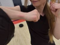 NIE-DAJ-SIE-CHWYCIC-ZA-TOREBKE-KRAV-MAGA-WOMAN-Adam-Grzeziolkowski-Krav-Maga-Be-safe-49