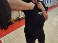 NIE-DAJ-SIE-CHWYCIC-ZA-TOREBKE-KRAV-MAGA-WOMAN-Adam-Grzeziolkowski-Krav-Maga-Be-safe-51