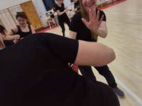 NIE-DAJ-SIE-CHWYCIC-ZA-TOREBKE-KRAV-MAGA-WOMAN-Adam-Grzeziolkowski-Krav-Maga-Be-safe-67