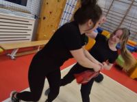 NIE-DAJ-SIE-CHWYCIC-ZA-TOREBKE-KRAV-MAGA-WOMAN-Adam-Grzeziolkowski-Krav-Maga-Be-safe-84