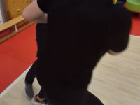 NIE-DAJ-SIE-CHWYCIC-ZA-TOREBKE-KRAV-MAGA-WOMAN-Adam-Grzeziolkowski-Krav-Maga-Be-safe-85