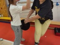 NIE-DAJ-SIE-CHWYCIC-ZA-TOREBKE-KRAV-MAGA-WOMAN-Adam-Grzeziolkowski-Krav-Maga-Be-safe-88