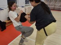 NIE-DAJ-SIE-CHWYCIC-ZA-TOREBKE-KRAV-MAGA-WOMAN-Adam-Grzeziolkowski-Krav-Maga-Be-safe-90