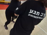 NIE-DAJ-SIE-CHWYCIC-ZA-TOREBKE-KRAV-MAGA-WOMAN-Adam-Grzeziolkowski-Krav-Maga-Be-safe-93