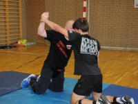 Egzaminy Krav Maga Global w Legnicy Tadeusz Dubicki Adam Grzeziółkowski strzelanie bojowe (18)