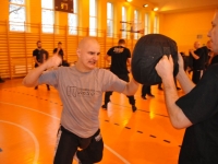 Krav Maga Legnica egzaminy na stopień G G weekend z Jackiem Walczakiem Adam Grzeziółkowski Krav mag kids Legnica trening Perosnlany lca strzelanie Lubin (1)