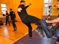 Krav Maga Legnica egzaminy na stopień G G weekend z Jackiem Walczakiem Adam Grzeziółkowski Krav mag kids Legnica trening Perosnlany lca strzelanie Lubin (2)