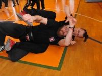 Krav Maga Legnica egzaminy na stopień G G weekend z Jackiem Walczakiem Adam Grzeziółkowski Krav mag kids Legnica trening Perosnlany lca strzelanie Lubin (20)