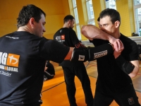 Krav Maga Legnica egzaminy na stopień G G weekend z Jackiem Walczakiem Adam Grzeziółkowski Krav mag kids Legnica trening Perosnlany lca strzelanie Lubin (26)