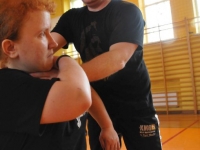 Krav Maga Legnica egzaminy na stopień G G weekend z Jackiem Walczakiem Adam Grzeziółkowski Krav mag kids Legnica trening Perosnlany lca strzelanie Lubin (29)