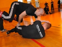 Krav Maga Legnica egzaminy na stopień G G weekend z Jackiem Walczakiem Adam Grzeziółkowski Krav mag kids Legnica trening Perosnlany lca strzelanie Lubin (51)
