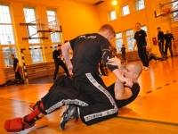 Krav Maga Legnica egzaminy na stopień G G weekend z Jackiem Walczakiem Adam Grzeziółkowski Krav mag kids Legnica trening Perosnlany lca strzelanie Lubin (52)