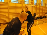 Krav Maga Legnica egzaminy na stopień G G weekend z Jackiem Walczakiem Adam Grzeziółkowski Krav mag kids Legnica trening Perosnlany lca strzelanie Lubin (62)