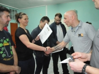Krav Maga Legnica egzaminy na stopień G G weekend z Jackiem Walczakiem Adam Grzeziółkowski Krav mag kids Legnica trening Perosnlany lca strzelanie Lubin (80)