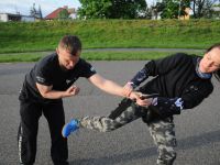 letnie-treningi-krav-maga-Adam-Grzeziolkowski-Lubin-legnica-strzelanie-bojowe-spalamy-kalorie-i-robimy-forme-159