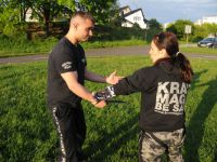 letnie-treningi-krav-maga-Adam-Grzeziolkowski-Lubin-legnica-strzelanie-bojowe-spalamy-kalorie-i-robimy-forme-19