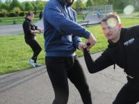 letnie-treningi-krav-maga-Adam-Grzeziolkowski-Lubin-legnica-strzelanie-bojowe-spalamy-kalorie-i-robimy-forme-2