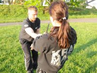 letnie-treningi-krav-maga-Adam-Grzeziolkowski-Lubin-legnica-strzelanie-bojowe-spalamy-kalorie-i-robimy-forme-20