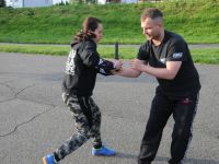 letnie-treningi-krav-maga-Adam-Grzeziolkowski-Lubin-legnica-strzelanie-bojowe-spalamy-kalorie-i-robimy-forme-5
