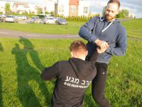 letnie-treningi-krav-maga-Adam-Grzeziolkowski-Lubin-legnica-strzelanie-bojowe-spalamy-kalorie-i-robimy-forme-8