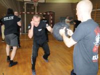 krav-maga-be-safe-Legnica-szkolenie-urban-warrior-lubin-obrona-przed-nozem-13