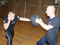 krav-maga-be-safe-Legnica-szkolenie-urban-warrior-lubin-obrona-przed-nozem-16