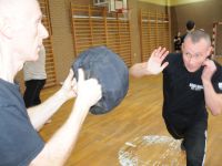 krav-maga-be-safe-Legnica-szkolenie-urban-warrior-lubin-obrona-przed-nozem-8