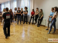 001Krav maga MOPS uczniowie Krav Maga Be Safe lubin legnica projekt Bezpieczna Rodzina szkolenie z Mopsem Adam Grzeziółkowski Strzelanie Bojowe Lubin Treningi Personalne Legnica Zespół Szkół nr 2 Lubin  (1)