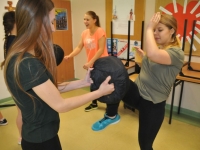 Bezpieczna Rodzina Szkolenie Krav Maga - Be Safe wraz MOPS-em w Lubin dla szkół średnich Adam Grzeziółkowski I LO i MCKK LUBIN treningi personalne Krav Maga Legnica (10)