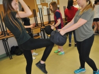 Bezpieczna Rodzina Szkolenie Krav Maga - Be Safe wraz MOPS-em w Lubin dla szkół średnich Adam Grzeziółkowski I LO i MCKK LUBIN treningi personalne Krav Maga Legnica (8)