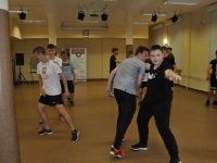 Krav maga Be Safe Legnica szkolenie  z Mopsem Bezpieczna Rodzina Zespół Szkół nr 1 i SMS w Lubinie Adam Grzeziółkowski treningi personalne Krav Maga Legnica (10)