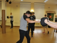 Krav maga Be Safe Legnica szkolenie  z Mopsem Bezpieczna Rodzina Zespół Szkół nr 1 i SMS w Lubinie Adam Grzeziółkowski treningi personalne Krav Maga Legnica (5)