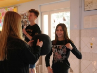 wspieramy domy dziecka trening krav maga w pieszycach najlepsza oborna jest atak adam Grzeziółkowski lubin legnica strzelanie bojowe (14)