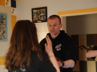 wspieramy domy dziecka trening krav maga w pieszycach najlepsza oborna jest atak adam Grzeziółkowski lubin legnica strzelanie bojowe (28)