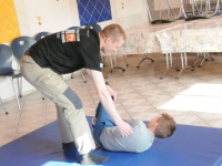 wspieramy domy dziecka trening krav maga w pieszycach najlepsza oborna jest atak adam Grzeziółkowski lubin legnica strzelanie bojowe (52)
