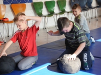 wspieramy domy dziecka trening krav maga w pieszycach najlepsza oborna jest atak adam Grzeziółkowski lubin legnica strzelanie bojowe (54)