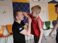 wspieramy domy dziecka trening krav maga w pieszycach najlepsza oborna jest atak adam Grzeziółkowski lubin legnica strzelanie bojowe (62)