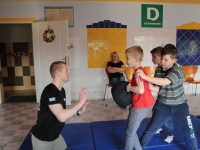 wspieramy domy dziecka trening krav maga w pieszycach najlepsza oborna jest atak adam Grzeziółkowski lubin legnica strzelanie bojowe (65)