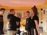 wspieramy domy dziecka trening krav maga w pieszycach najlepsza oborna jest atak adam Grzeziółkowski lubin legnica strzelanie bojowe (7)