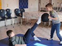 wspieramy domy dziecka trening krav maga w pieszycach najlepsza oborna jest atak adam Grzeziółkowski lubin legnica strzelanie bojowe (76)