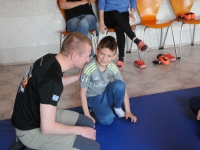 wspieramy domy dziecka trening krav maga w pieszycach najlepsza oborna jest atak adam Grzeziółkowski lubin legnica strzelanie bojowe (80)