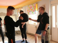 wspieramy domy dziecka trening krav maga w pieszycach najlepsza oborna jest atak adam Grzeziółkowski lubin legnica strzelanie bojowe (9)